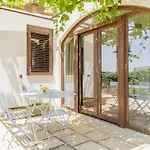 בית חווה Tenutayala - Residenza Agrituristica פראביטה