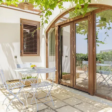 Farm stay Tenutayala - Residenza Agrituristica Parabita